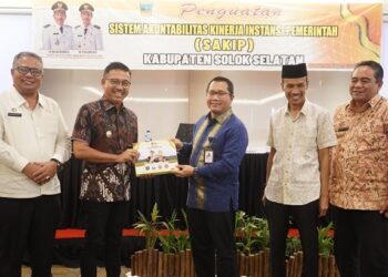 Penguatan SAKIP Kabupaten Solok Selatan, Bupati Khairunas: Peningkatan Kesejahteraan Masyarakat Sebuah Keharusan