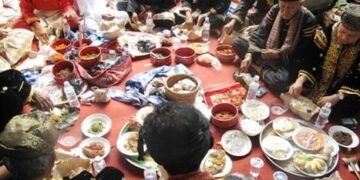 Ada Corak Tradisi Minangkabau Lewat Makan Bajamba, Salah Satunya Simbol Kesetaraan