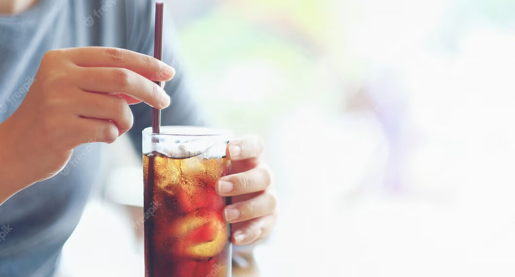 Kenali Dampak Buruk Akibat Terlalu Sering Minum Es Teh Setelah Makan