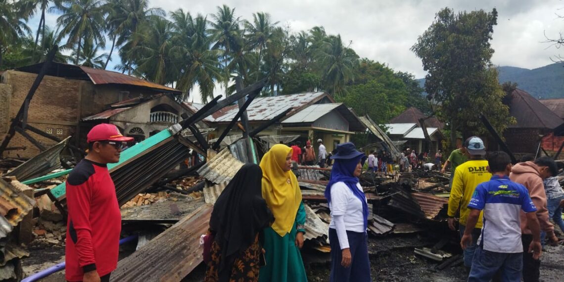 Delapan Unit Bangunan di Muaro Pingai Kabupaten Solok Terbakar, 2 Diantaranya Rumah Gadang