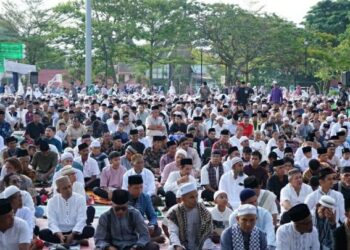 Pemkab Tanah Datar Sholat Ied Hari Ini, Ribuan Umat Tumpah Ruah di Lapangan Cindua Mato