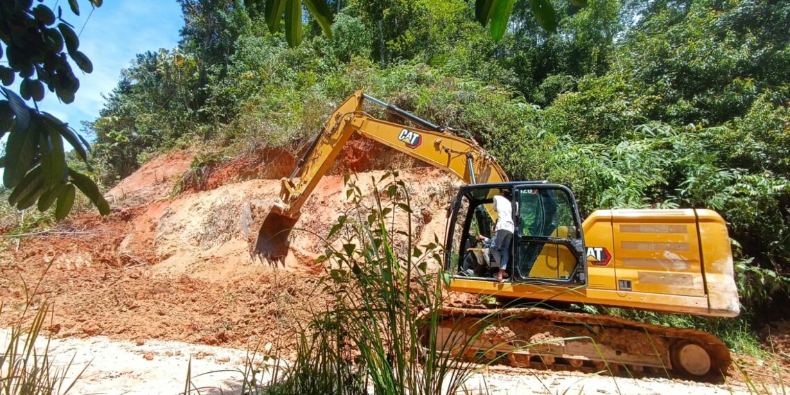 Longsor di Aia Luo Sudah Bisa Dilewati, Listrik Kembali Menyala