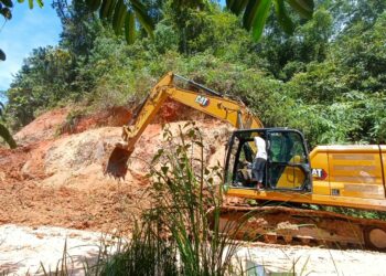 Longsor di Aia Luo Sudah Bisa Dilewati, Listrik Kembali Menyala