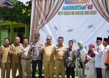 Hadiri Perpisahan SMPN 3 Solok Selatan, Bupati Khairunas Berikan Pesan Penting Demi Pendidikan Dan Kemajuan Daerah