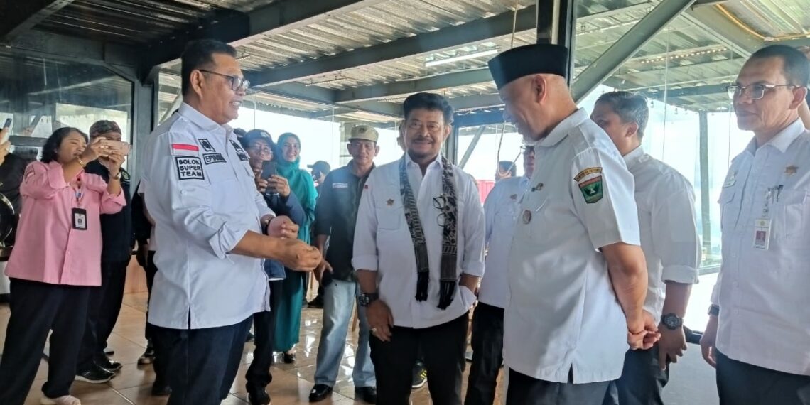 Mentan Kunjungi Kabupaten Solok, Tinjau Sentra Pengembangan Bawang Merah