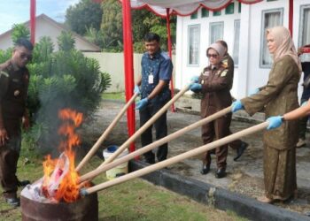 Perkara Cabul Paling Banyak, Kejari Kepulauan Mentawai Musnahkan BB Tindak Pidana Inkrah