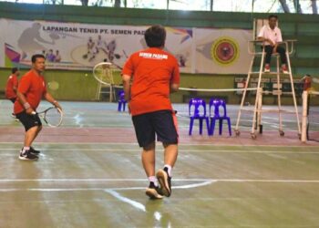 Ikuti One Day Tennis Competition, Pelatih Semen Padang FC Delfi Adri Beralih Profesi Jelang Liga 2 ?
