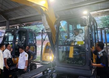 Beli 2 Unit Excavator, Bupati Eka Putra: Tanah Datar Rawan Bencana Tanah Longsor