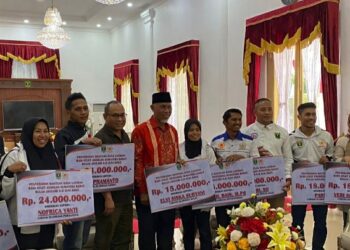 Atlet dan Pelatih Binaan KONI Sumbar Terima Dana Pembinaan Semester I 2023