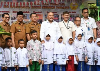 Bantu SD Bustanul Ulum, Dinas Dikbud Apresiasi PT Semen Padang Peduli Terhadap Pendidikan di Kota Padang