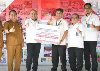 Peduli Pendidikan, Semen Padang Bantu SD Bustanul Ulum Rp850 Juta