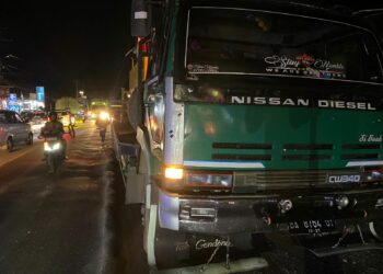 Pedal Rem Lepas, Sebabkan Truk Tabrak 5 Mobil di Jalan Raya Solok-Padang