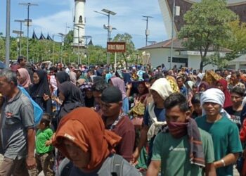 Para Pendemo Asal Pasbar Terima Bantuan Logistik dan Pengobatan Gratis