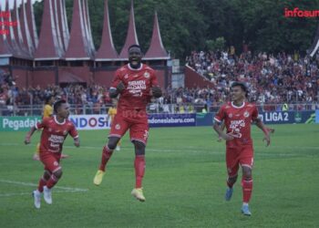 Liga 2 2023/2024; Sepasang Gol Kenneth Ngwoke Bungkam PSDS di Kandang Semen Padang FC