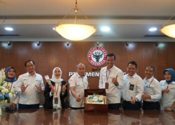 Rayakan Hari Pelanggan Nasional, PLN Sumbar Sambangi PT Semen Padang