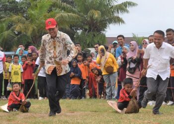 Siswa SD di Kota Pariaman Peringati Haornas 2023 dengan Permainan Tradisional Warisan Budaya Terdahulu 