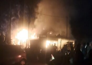 Kebakaran Rumah Sekaligus Bengkel di Solsel, Api Diduga Berasal dari Dapur