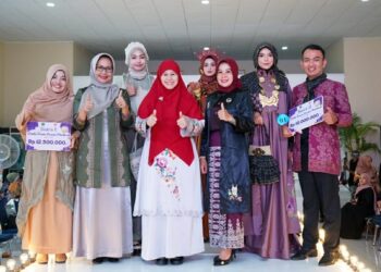 Pengrajin Solsel Raih Juara Rancang Busana Tingkat Provinsi Sumbar