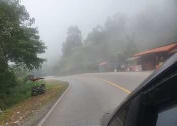 Kabut Asap Mulai Selimuti Kota Padang, Warga Keluhkan Sesak Napas