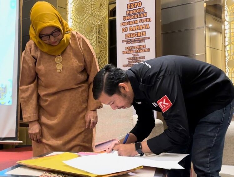Prodi Bahasa Inggris PNP dan Infosumbar Teken Kerja Sama