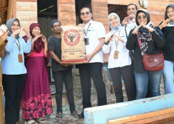 Semen Padang Salurkan Lagi Bantuan Perbaikan 59 Unit Rumah di Kota Padang