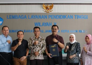 LLDIKTI Wilayah X Serahkan SK Guru Besar Universitas Batam