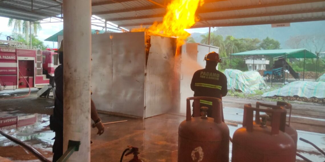 Mesin Briket PT Barokah Coco Indonesia Terbakar, 4 Unit Armada Damkar Padah Dikerahkan