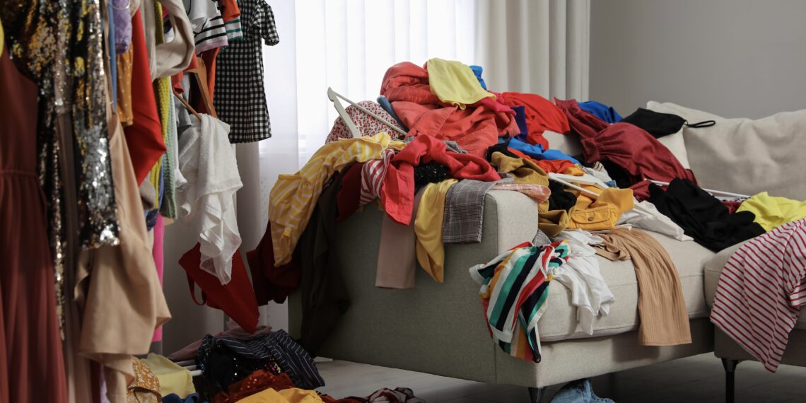 Dampak Buruk Fast Fashion: Peningkatan Jumlah Sampah Tekstil dan Solusi Menggunakan Slow Fashion