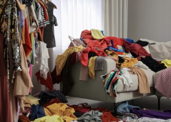 Dampak Buruk Fast Fashion: Peningkatan Jumlah Sampah Tekstil dan Solusi Menggunakan Slow Fashion