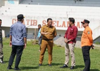 Perbaikan Lapangan Sepakbola Gelora Chatib Soelaiman Padang Panjang Ditargetkan Siap Jelang Lebaran