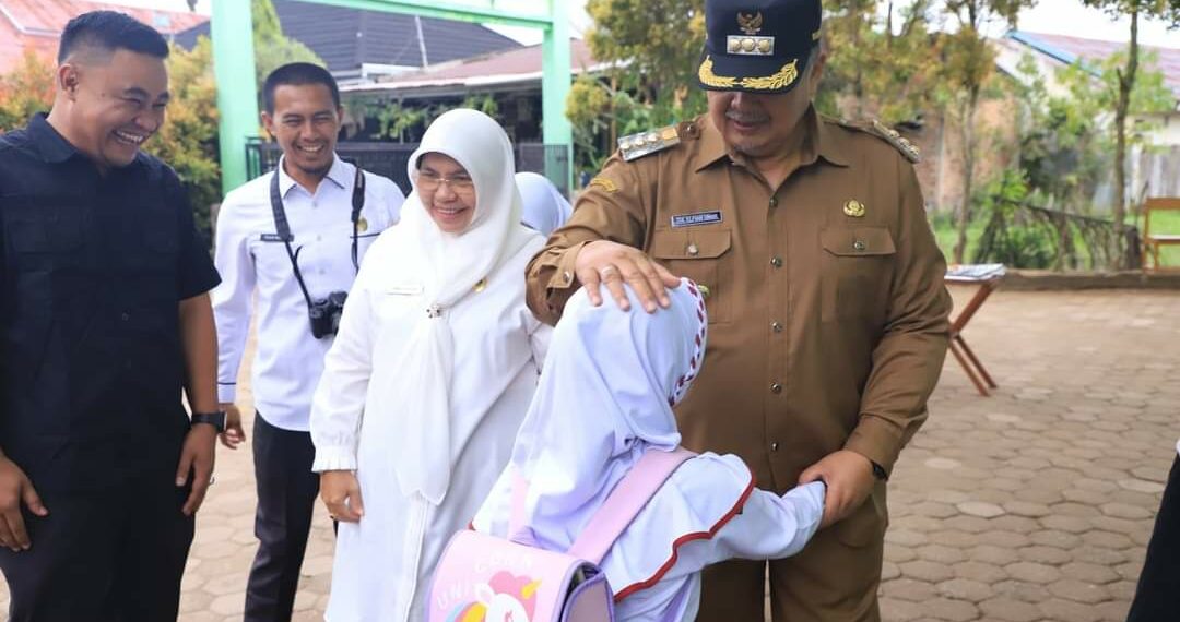 Zul Elfian Umar Beri Motivasi Pelajar MIN Kota Solok