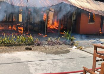 Toko dan Pangkas Rambut di Padang Ludes Terbakar, Kerugian Capai Ratusan Juta