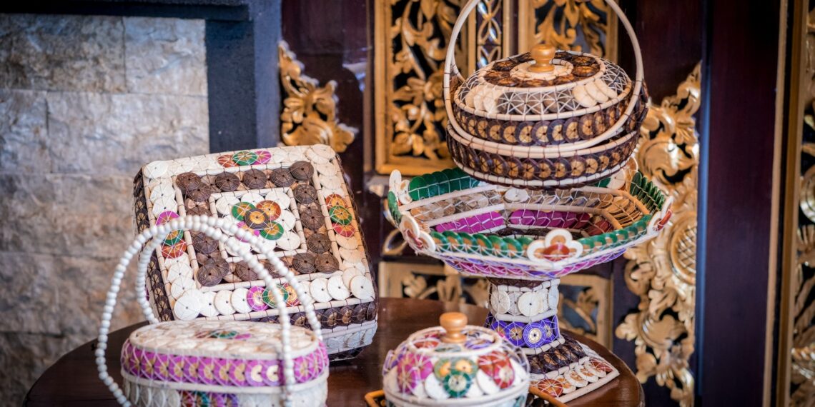 Berdayakan Kelompok Perempuan, Klaster Usaha Binaan BRI ini Sukses Sulap Batok Kelapa Jadi Kerajinan Tangan