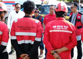 Kunjungi Pessel, Dirut PT Semen Padang Akan Perpanjang Aksi Kemanusiaan Tim Bantuan