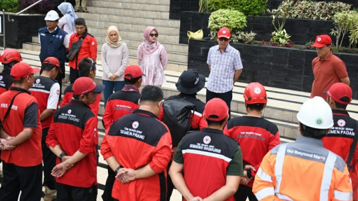 Warga Kelaparan di Tarusan, TRC Semen Padang Serahkan Sembako dan Tim Medis Buka Posko Trauma Healing