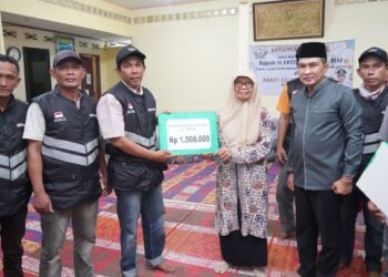 Komunitas Ojek Online Nanggalo Solidarity Buka Puasa dan Santuni Anak Yatim, Ekos Albar Bangga!
