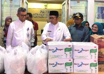 BNI dan Bank Nagari Bantu Korban Banjir Padang, Hendri Septa: Ringankan Kesulitan Warga