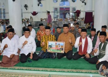 Masjid Al Muhajirin Perumahan Pasir Putih Terima Bantuan Hibah Pemko Padang