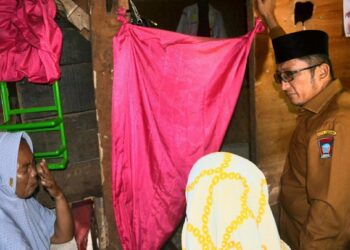 Program SEMATA Rehab Rumah “Tak Layak Huni” yang Ditempati 14 Orang di Kelurahan Bungus Teluk Kabung