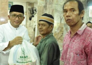 255 Warga Padang Barat Terima Sembako Ramadhan Berbagi