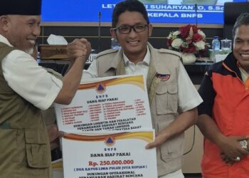 Tetapkan Tanggap Darurat, Wali Kota Padang Terima Bantuan BNPB
