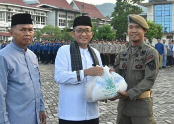 Sebanyak 7.223 Tenaga Non ASN Pemko Padang Terima Sembako