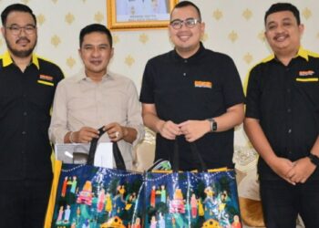 MR DIY Bantu Korban Banjir Padang, Ekos Albar Ungkap Kerusakan Fasum dan Rumah Warga