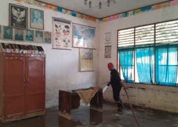 Hari ke-3 dan 4 di Pessel, TRC dan MRT Semen Padang Bersihkan Lumpur Fasum dan Kirim Tim Medis ke Empat Lokasi