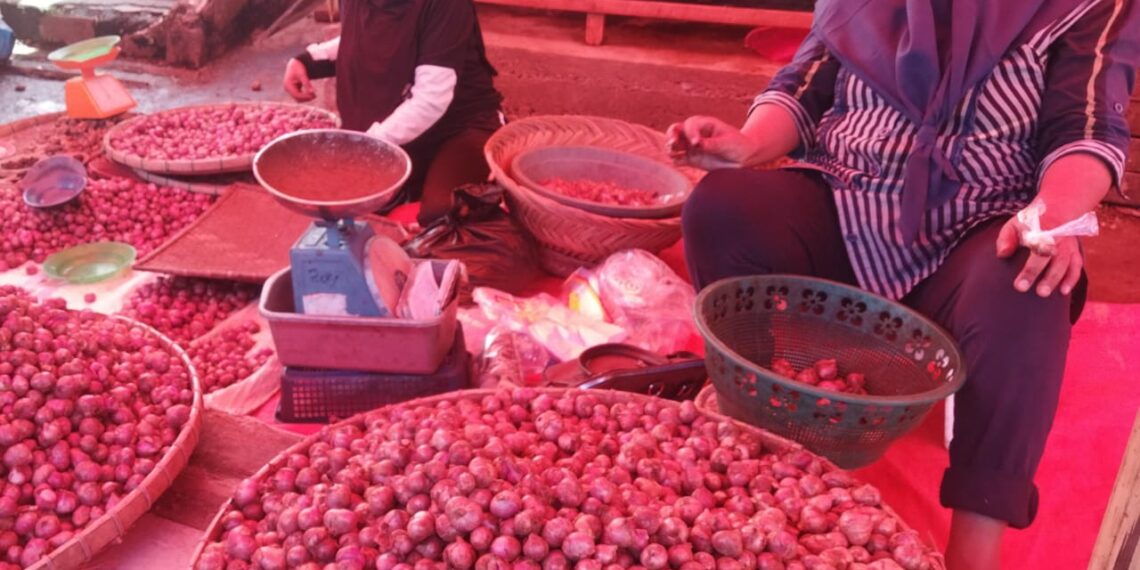 Pasca Lebaran, Harga Bawang Merah Masih Tinggi, Cabai Turun