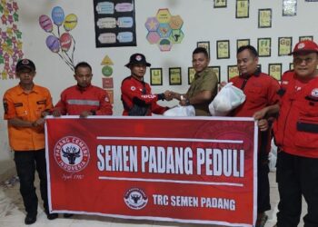 Bencana Banjir Lahar Dingin di Agam; Semen Padang Turunkan TRC dan 125 Paket Sembako