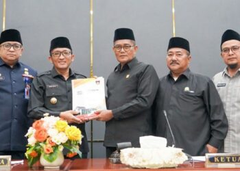Terima Rekomendasi LKPJ Wali Kota Padang 2023, Hendri Septa: Bahan Evaluasi dan Perbaikan Kedepan