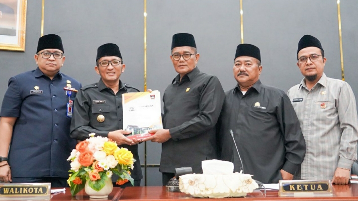 Terima Rekomendasi LKPJ Wali Kota Padang 2023, Hendri Septa: Bahan Evaluasi dan Perbaikan Kedepan