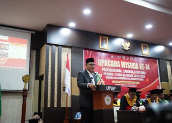 Bupati Solok Sampaikan Orasi Ilmiah pada Wisuda UMSB ke 74