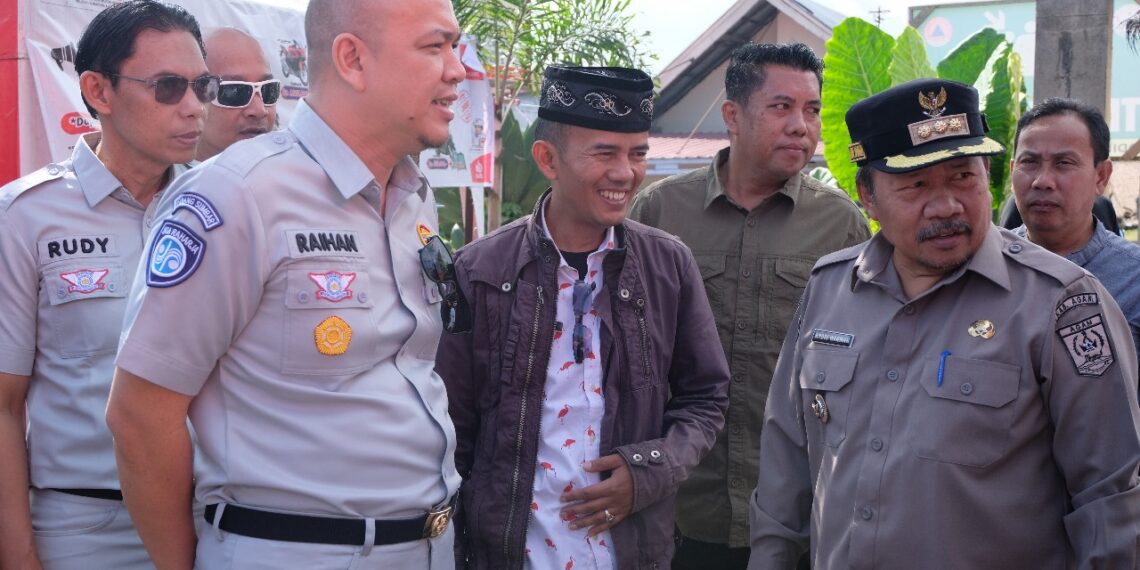 Jasa Raharja Serahkan Bantuan Bagi Korban Bencana Banjir Bandang di Agam